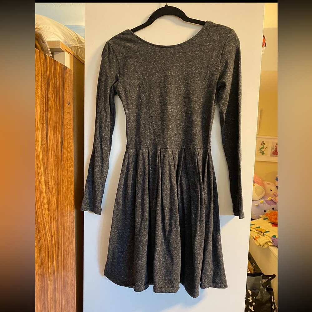 ☘️Gray Long Sleeve Fit-and-Flare Dress - Picture 3 of 4